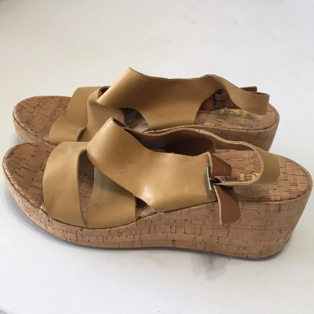 Quirks which platform leather strap sandal NWOT size 11 comfort cork wedge